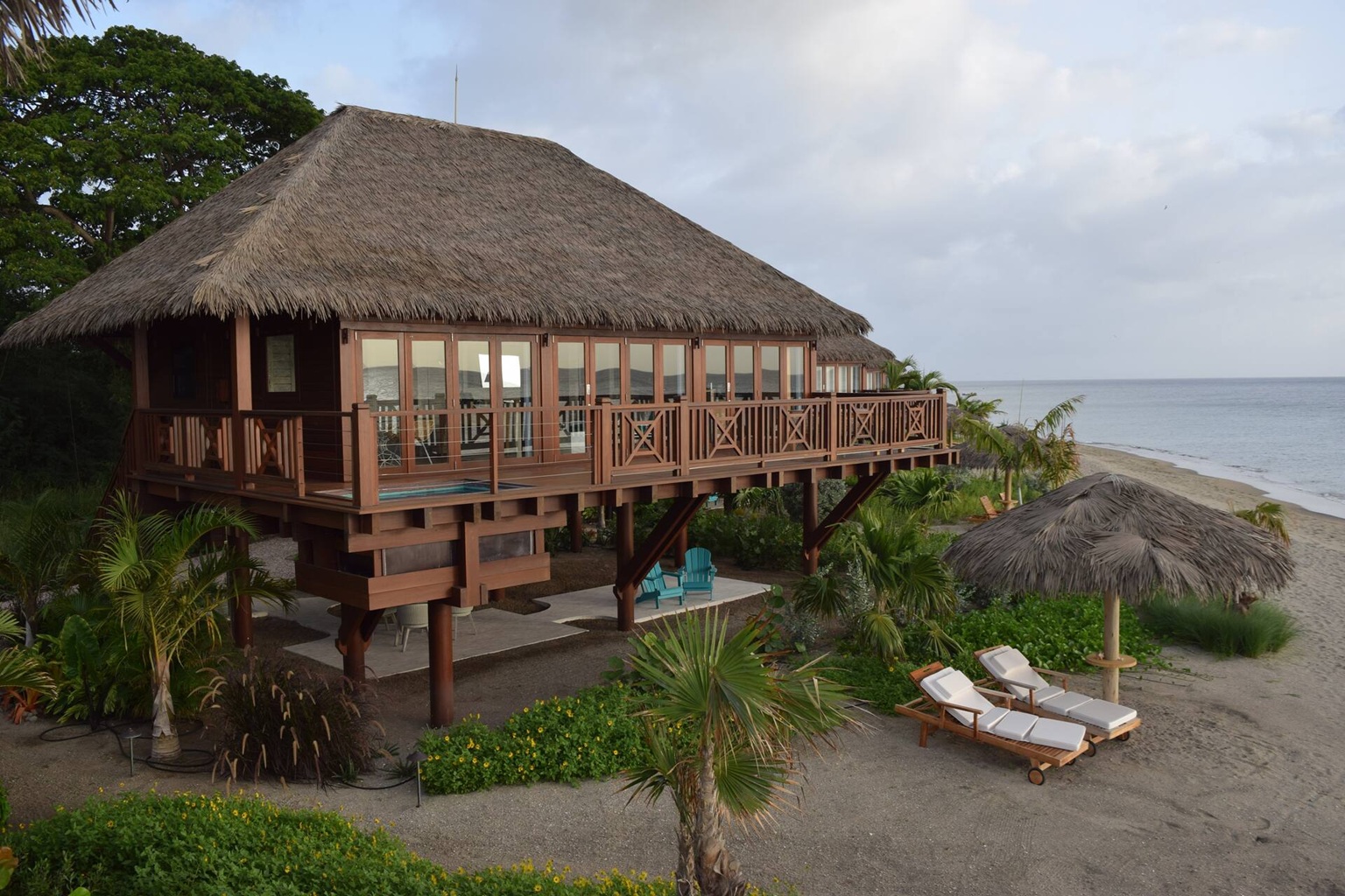 Paradise Beach Nevis: A new amazing use of Hilton certificates (2 bedroom beachfront villa with kitchen & plunge pool)