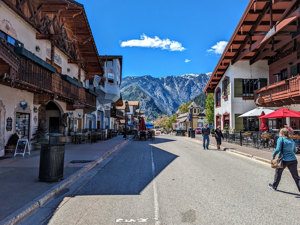 Front St in Leavenworth WA