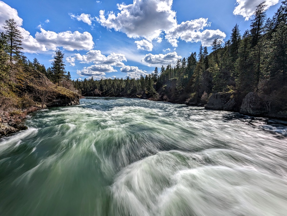 Spokane River flowing through Riverside State Park